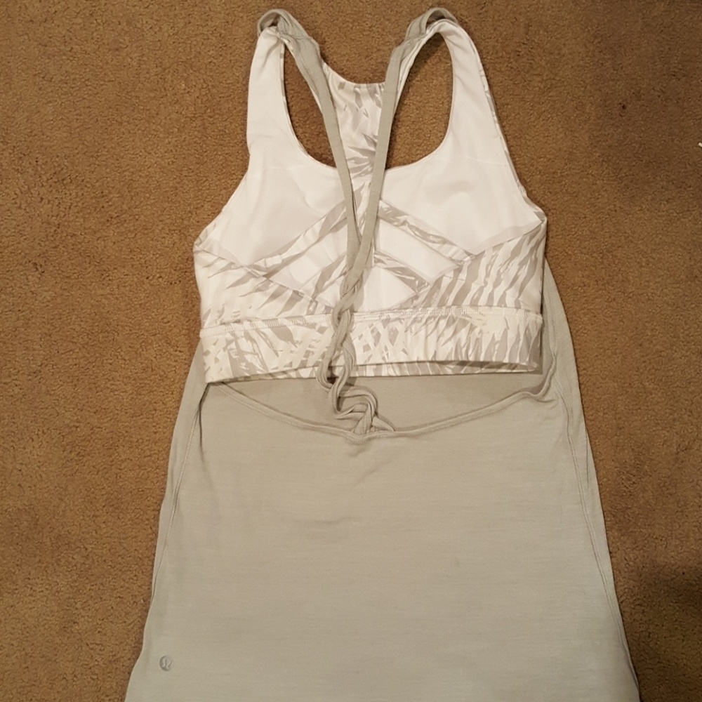 NWoT Lululemon Sports bra attached tank, size 2